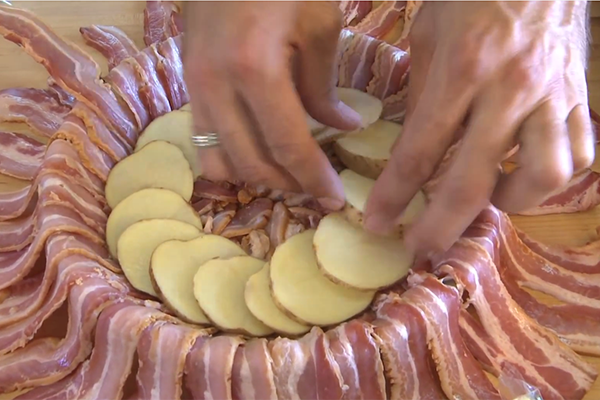 Cette délicieuse recette de tarte au bacon sera « dévorée » en un clin d’œil !