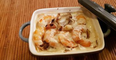 Cassolette de crevettes aux légumes et aux épices