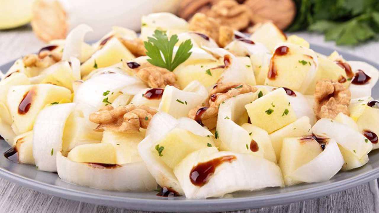 Salade d’endives aux pommes et aux noix