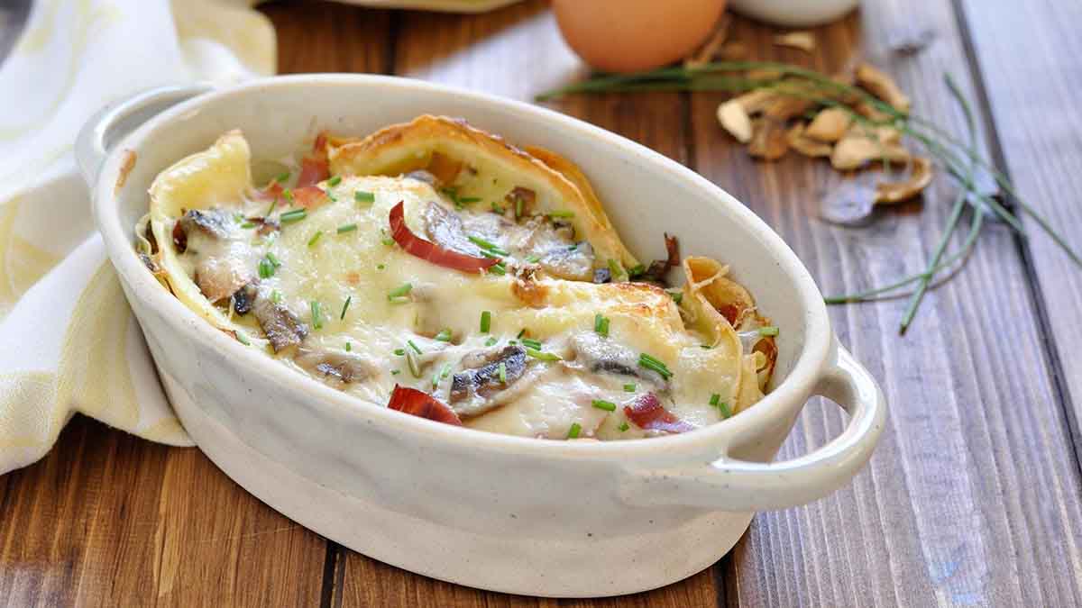 Crêpes aux champignons au jambon et à la béchamel