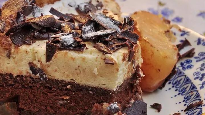 Découvrez notre délicieuse recette de Charlotte poire-chocolat – Un dessert divin à savourer